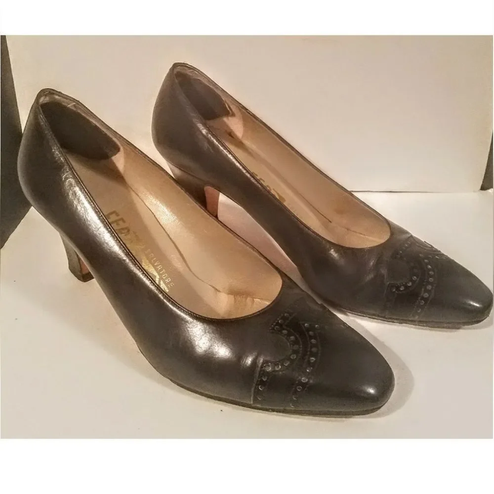 Salvatore Ferragamo Gray Leather w/Black Wingtips Pumps Sz.6 Ret $335 in Dustbag